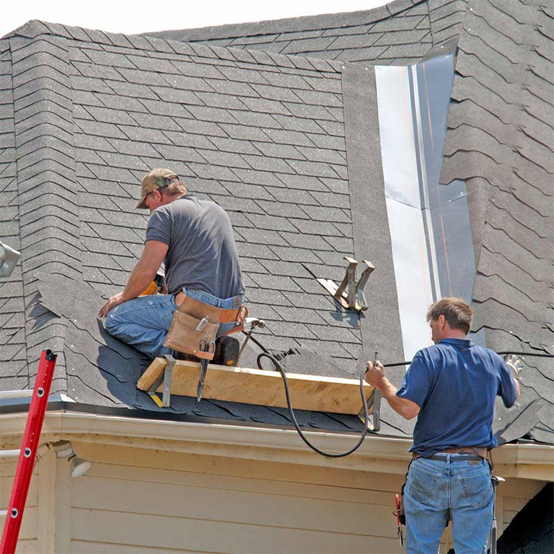 roofers-working-on-shingle-roof-north-metro-atlanta